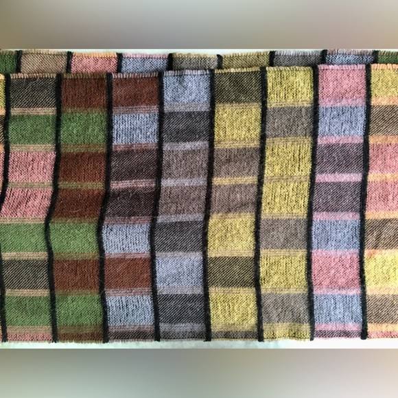 Colorful block squares wrap around scarf - Picture 5 of 6